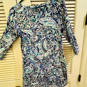 Lilly Pulitzer Dress 3/4 lenth sleeve with 3 gold tone buttons